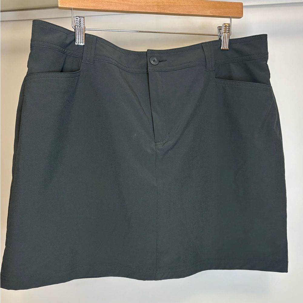 Eddie Bauer Dark Gray skort